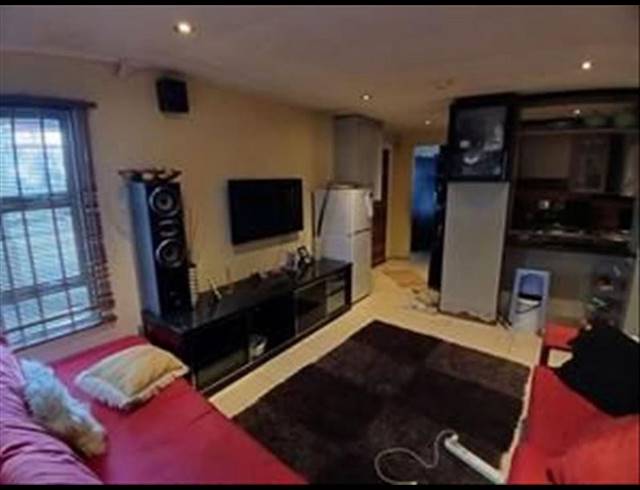 5 BEDROOM HOUSE FOR SALE IN KLIPPOORTJE